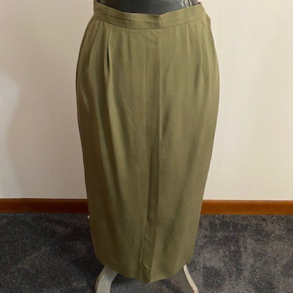 Kasper For A.S.L. Green Silk skirt, size 10/11